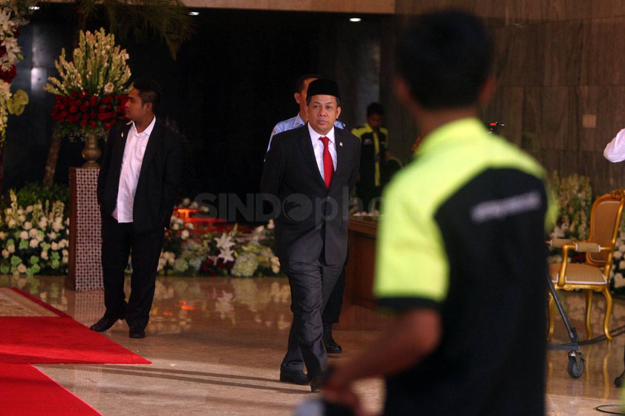 Fahri Hamzah Tinjau...