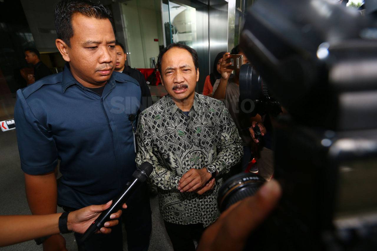 KPK Periksa Hakim MK...