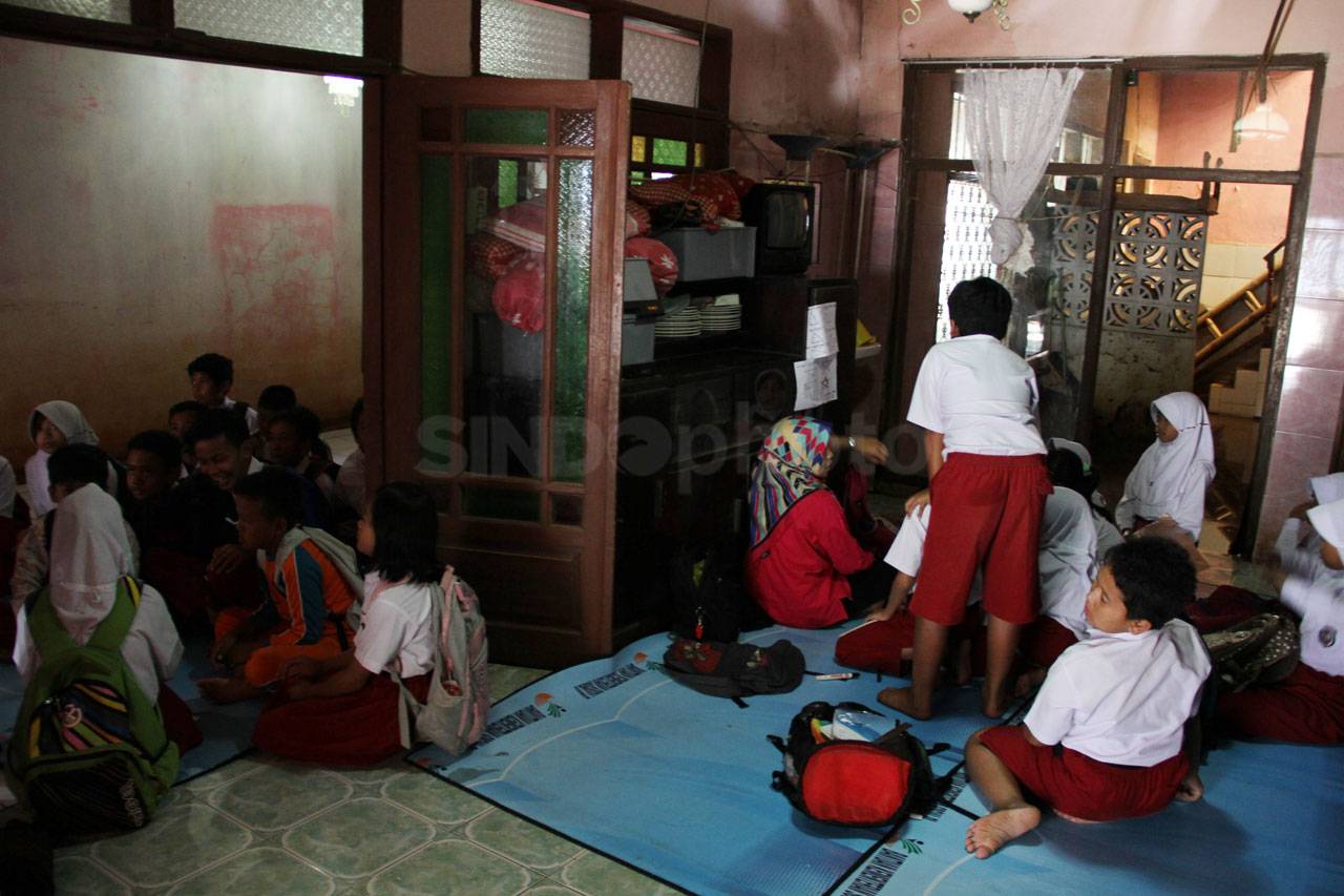 Bangunan Sekolah Masih...