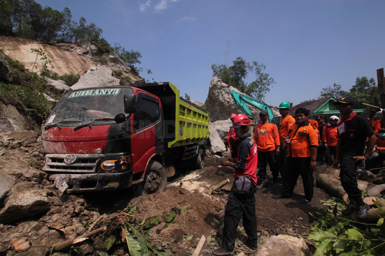 Tim SAR Cari Korban...
