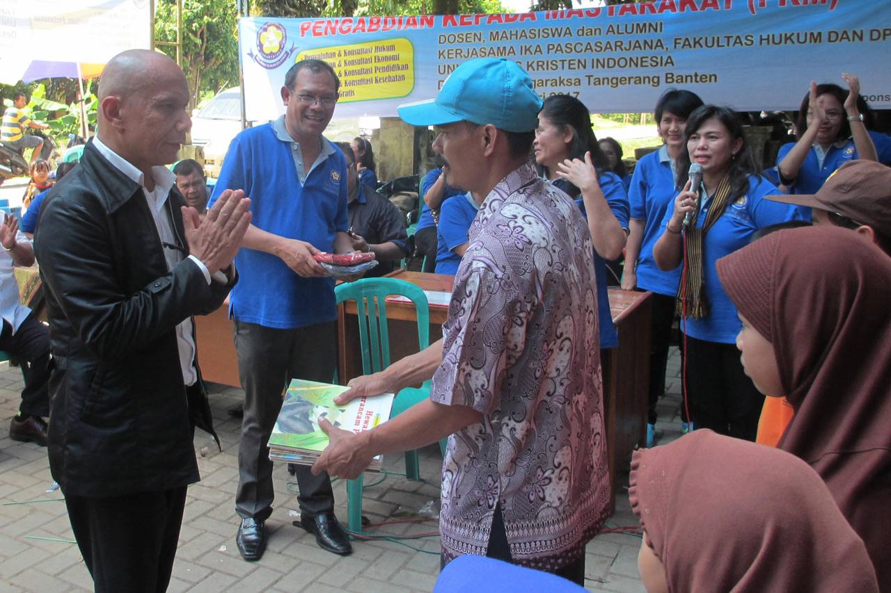 Baksos IKA-UKI di Tigaraksa