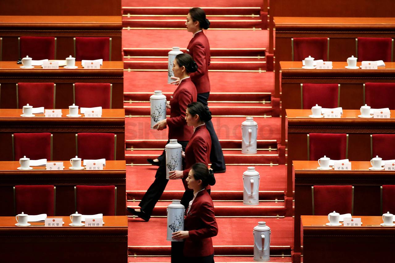 Melihat Wanita-Wanita...