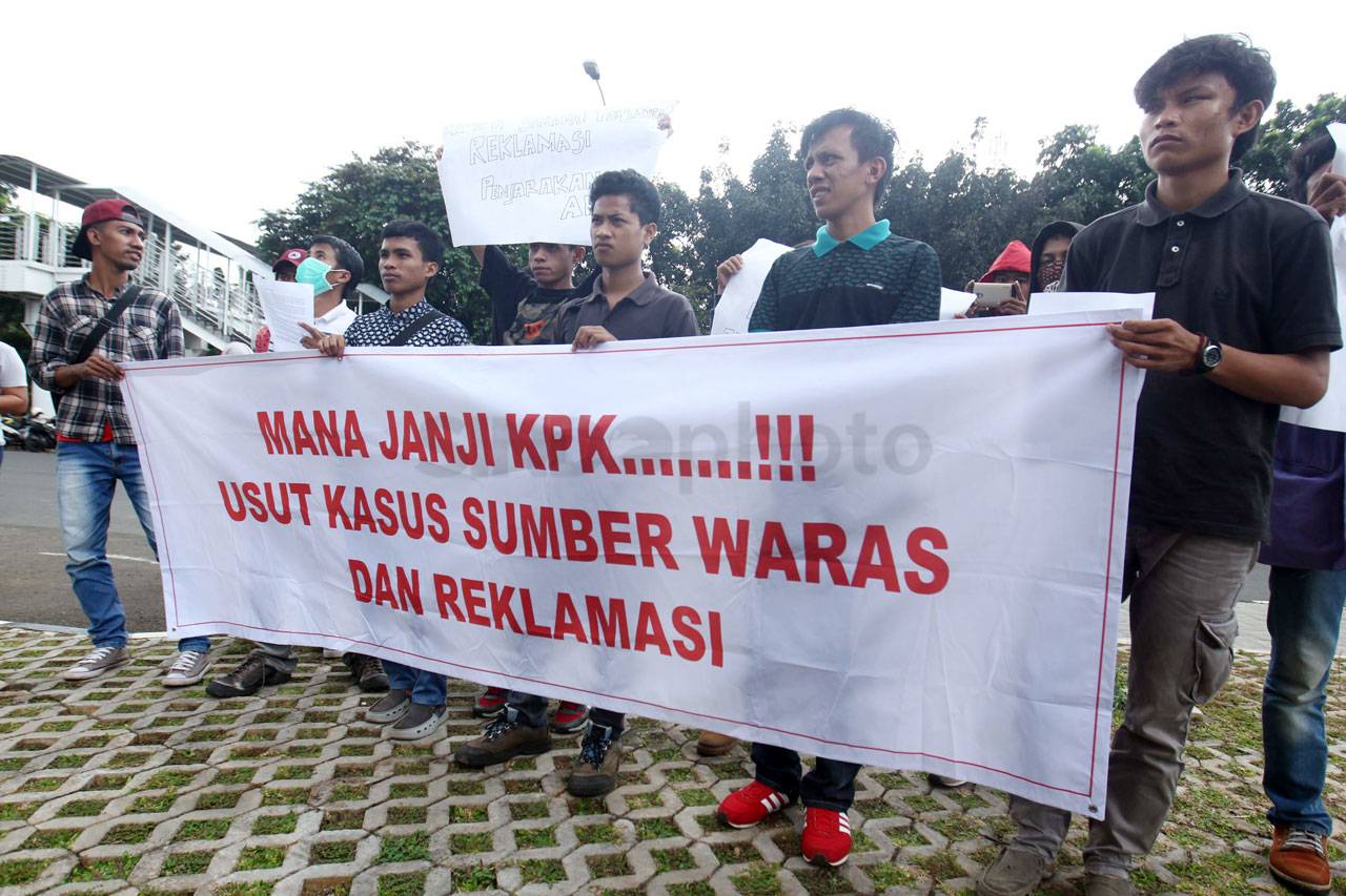 Mahasiswa Bergerak Desak...