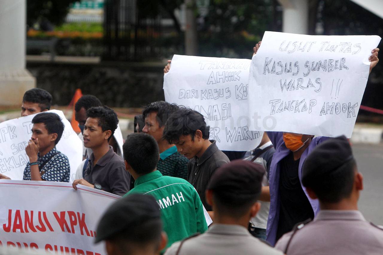 Mahasiswa Bergerak Desak...