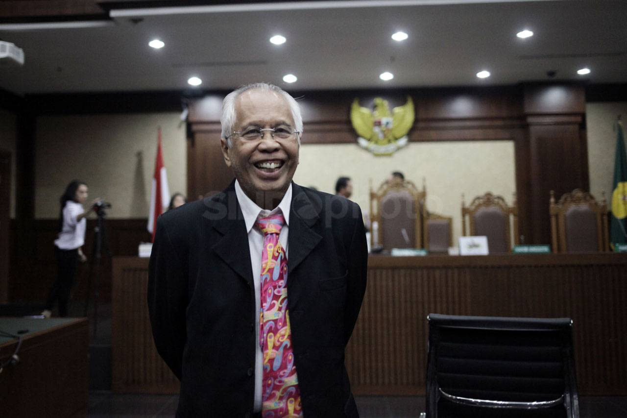 OC Kaligis Jalani Sidang...
