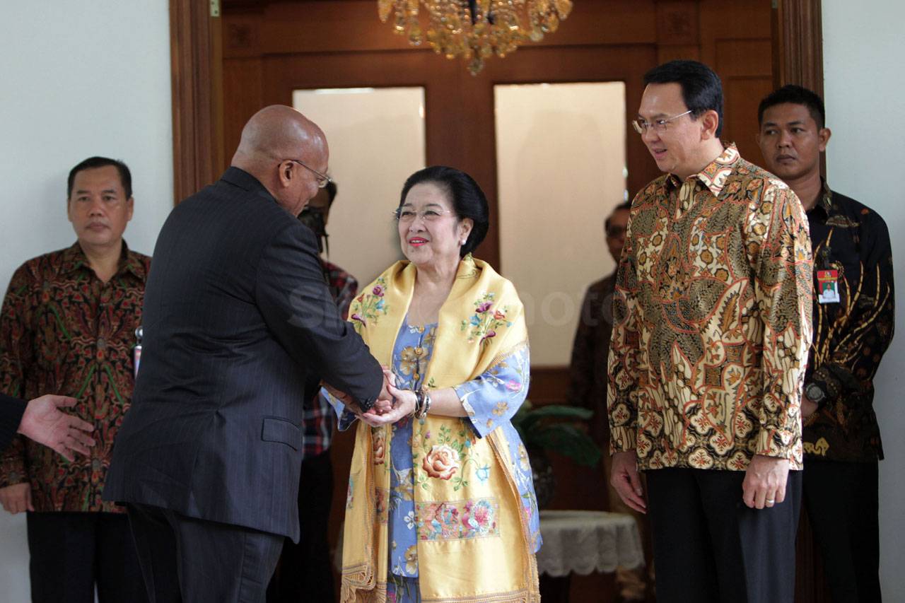 Megawati Terima Kunjungan...