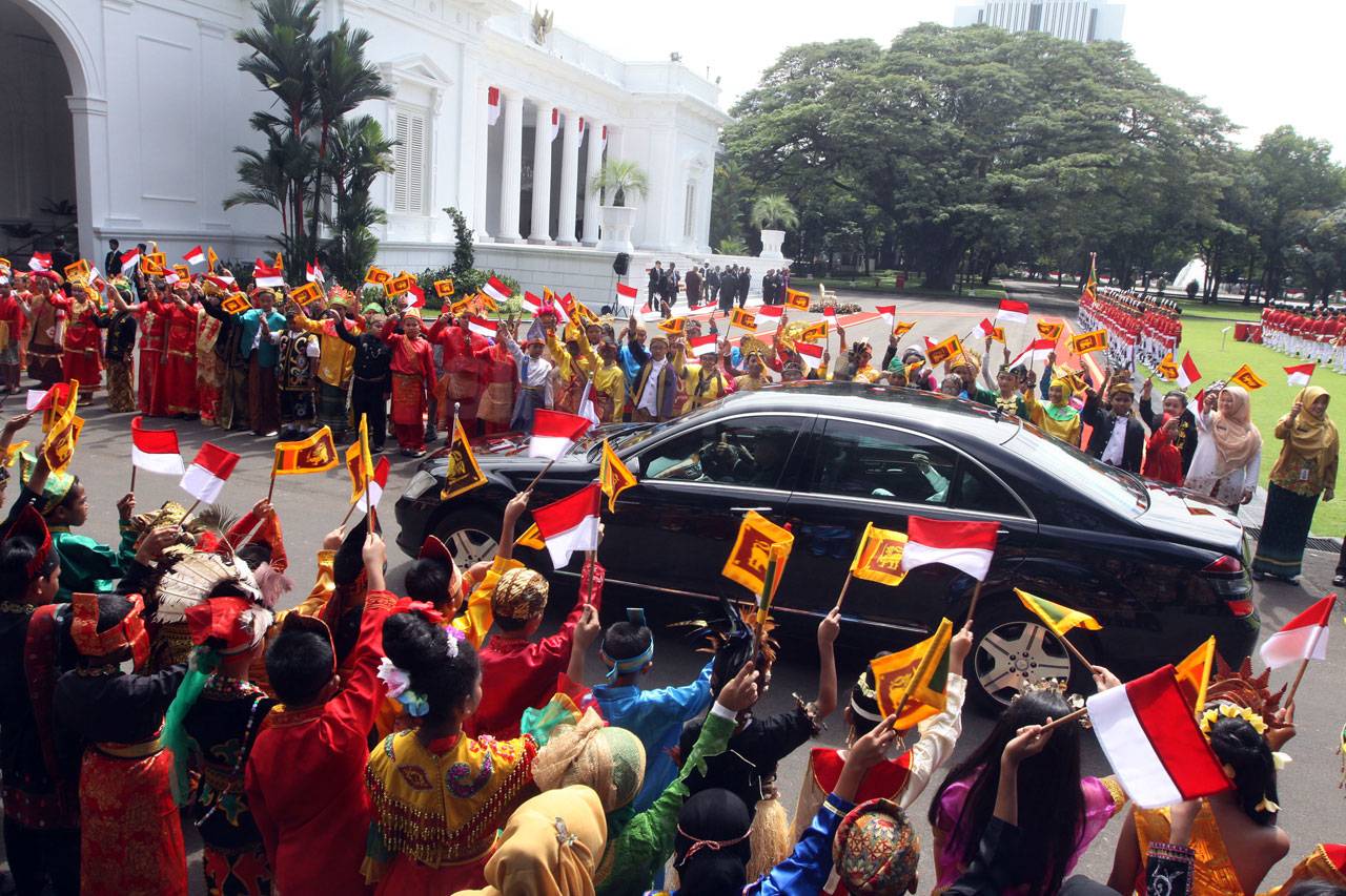 Presiden Jokowi Terima...