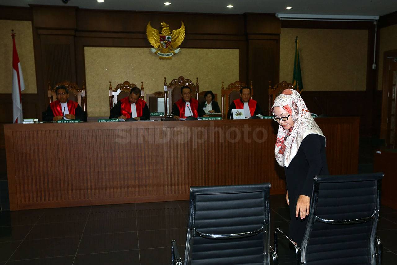 Ratu Atut Jalani Sidang...