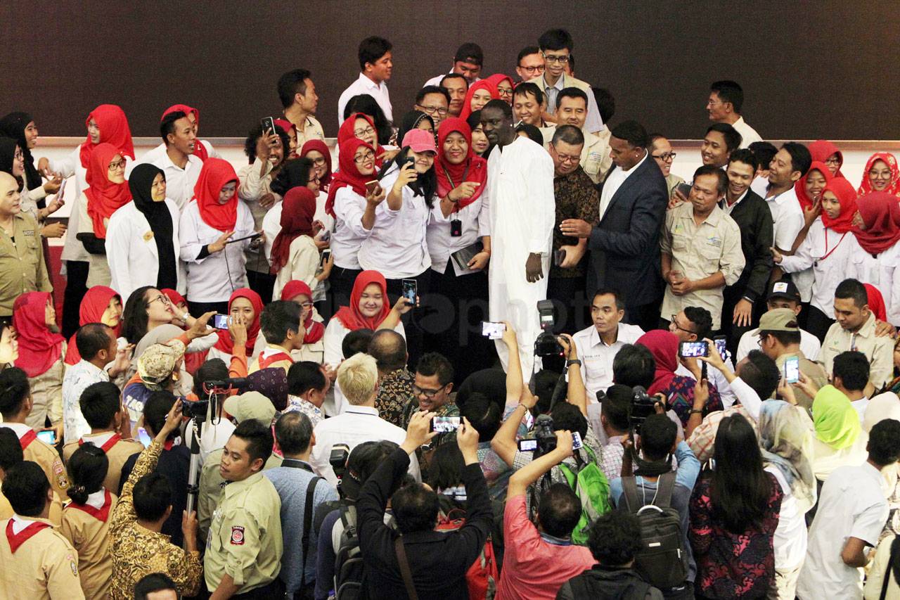 Gelar Konser Mini, Rapper...