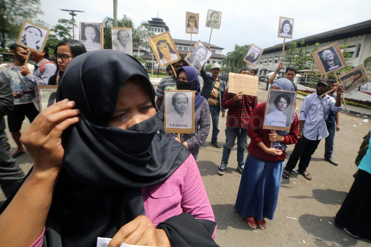 Peringati Hari Perempuan...