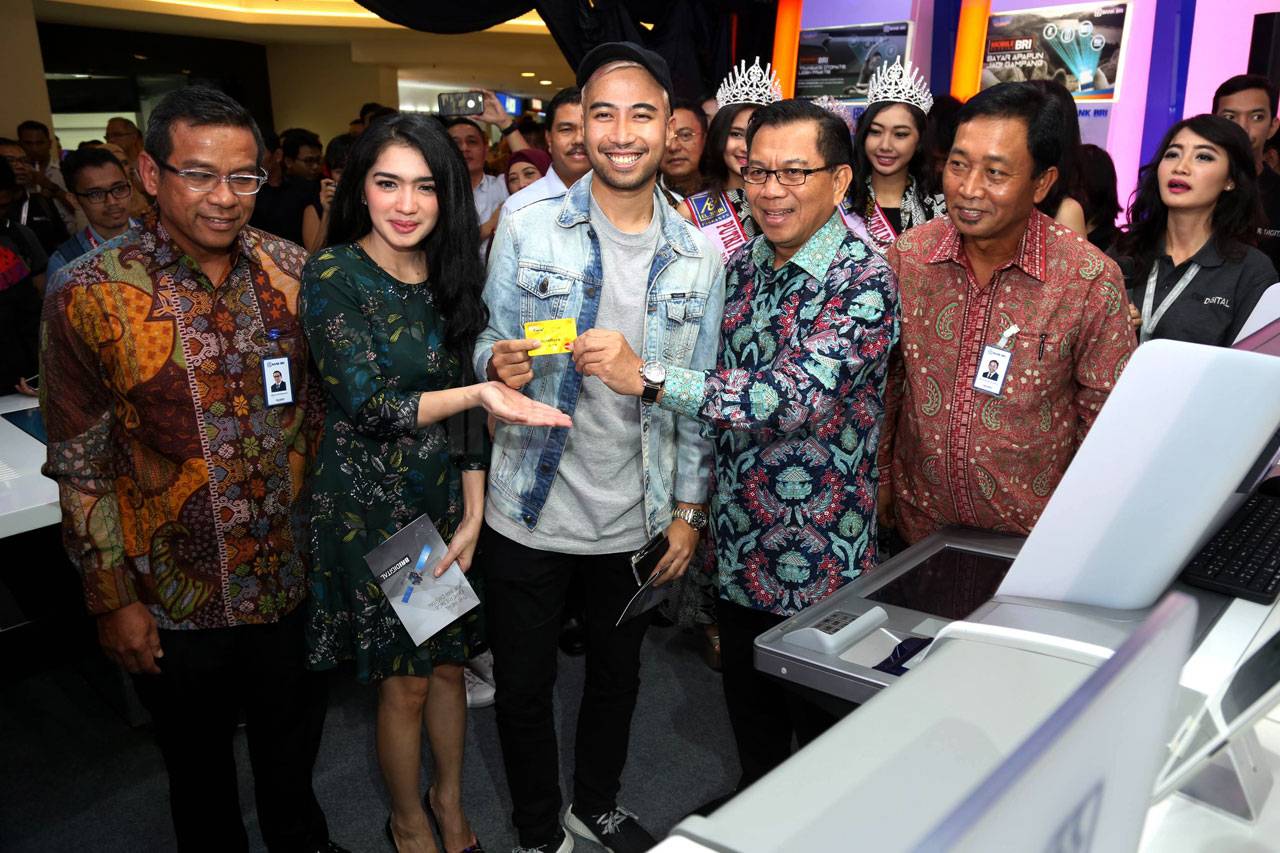 BRI Resmikan Outlet...