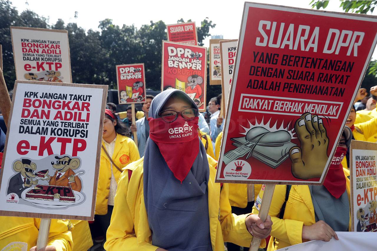 Mahasiswa Desak KPK...