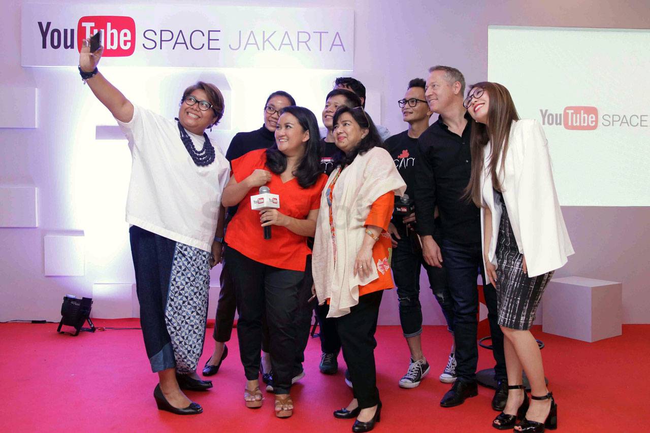 Dukung Komunitas Kreatif,...