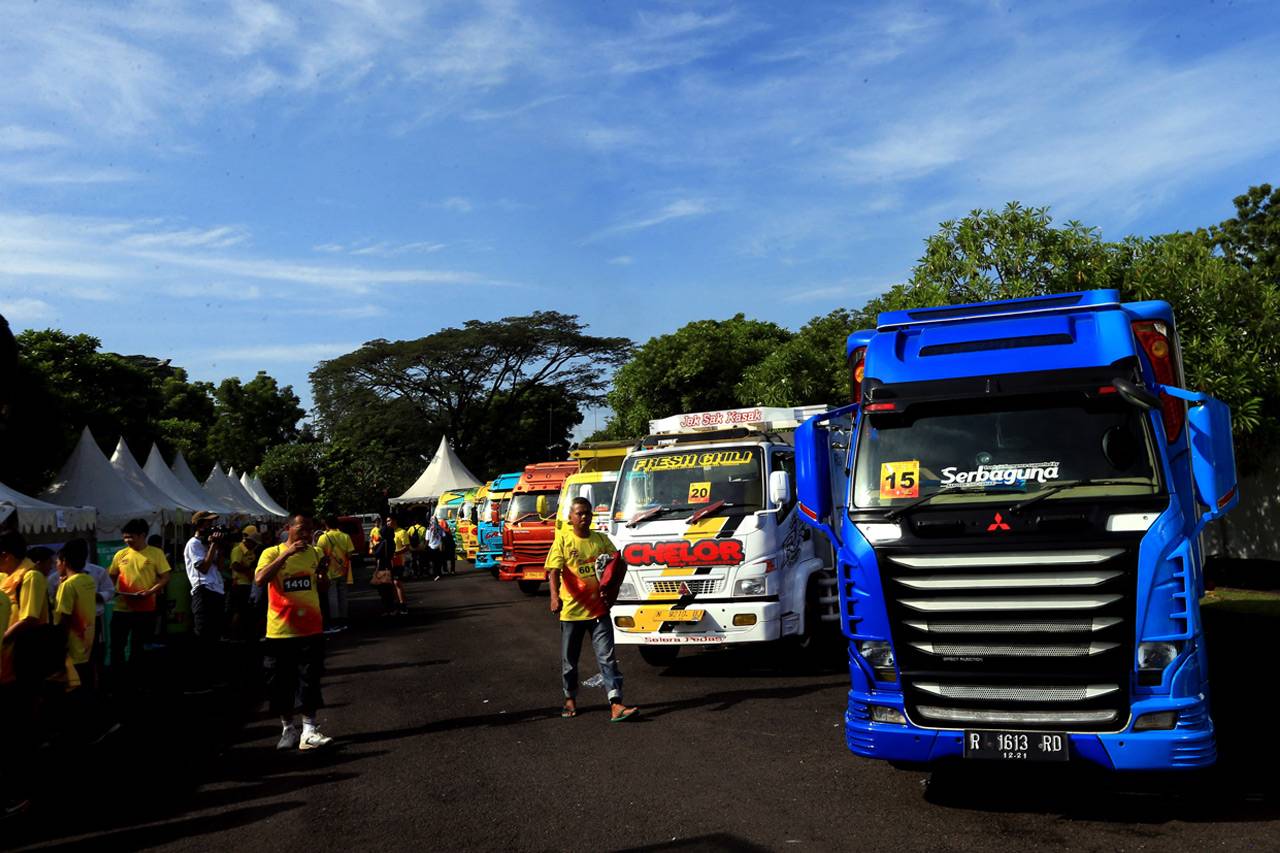 Pameran Truk Modifikasi...