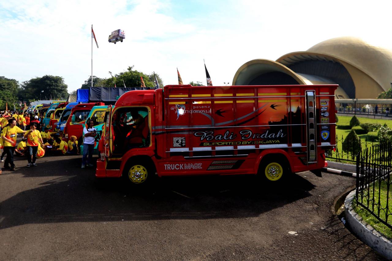 Pameran Truk Modifikasi...