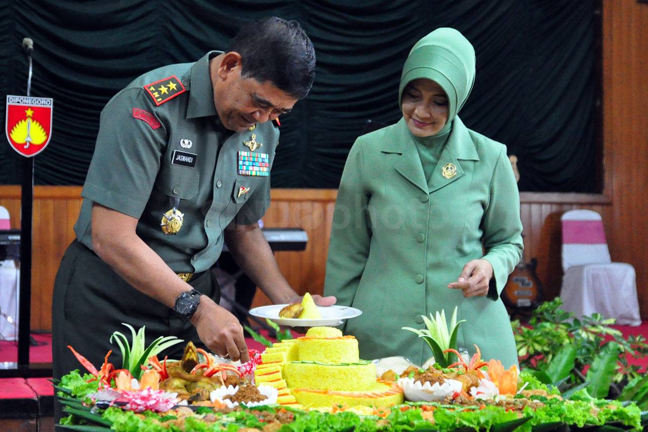 Brigjen TNI Muhamad...
