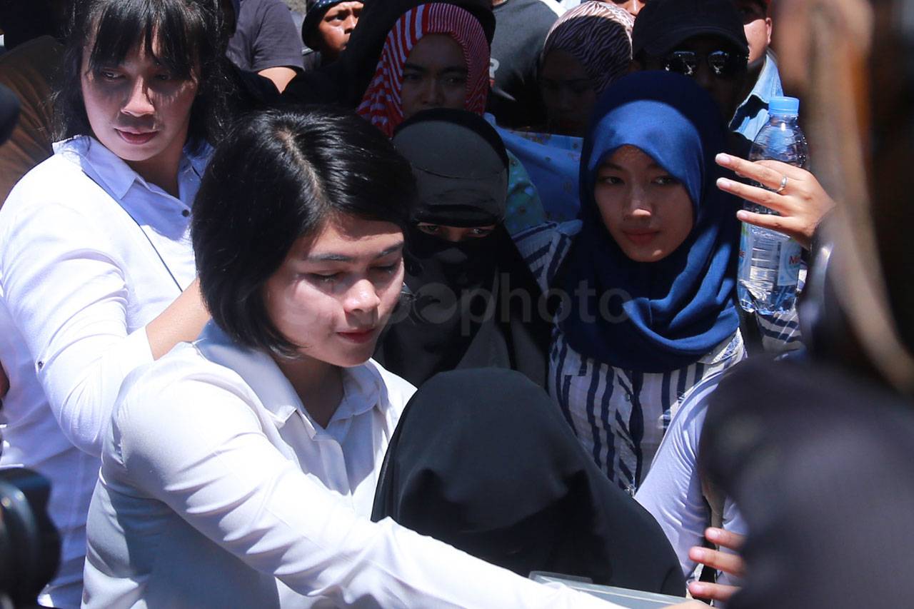 Densus 88 Geledah Rumah...