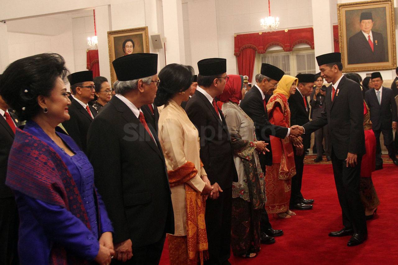 Presiden Jokowi Lantik...