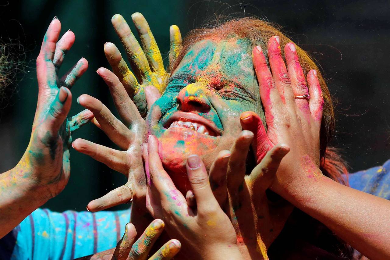 Suka Cita Festival Holi...