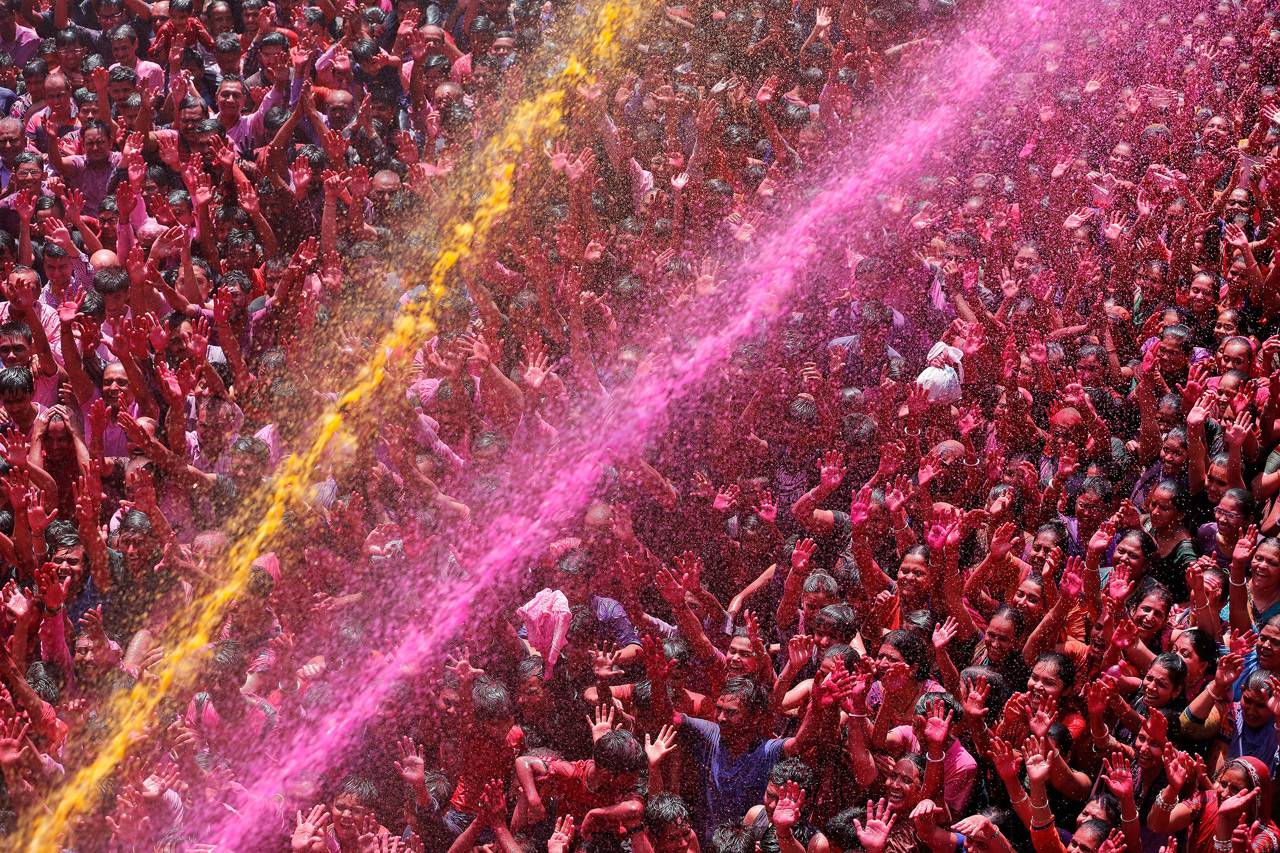 Suka Cita Festival Holi...