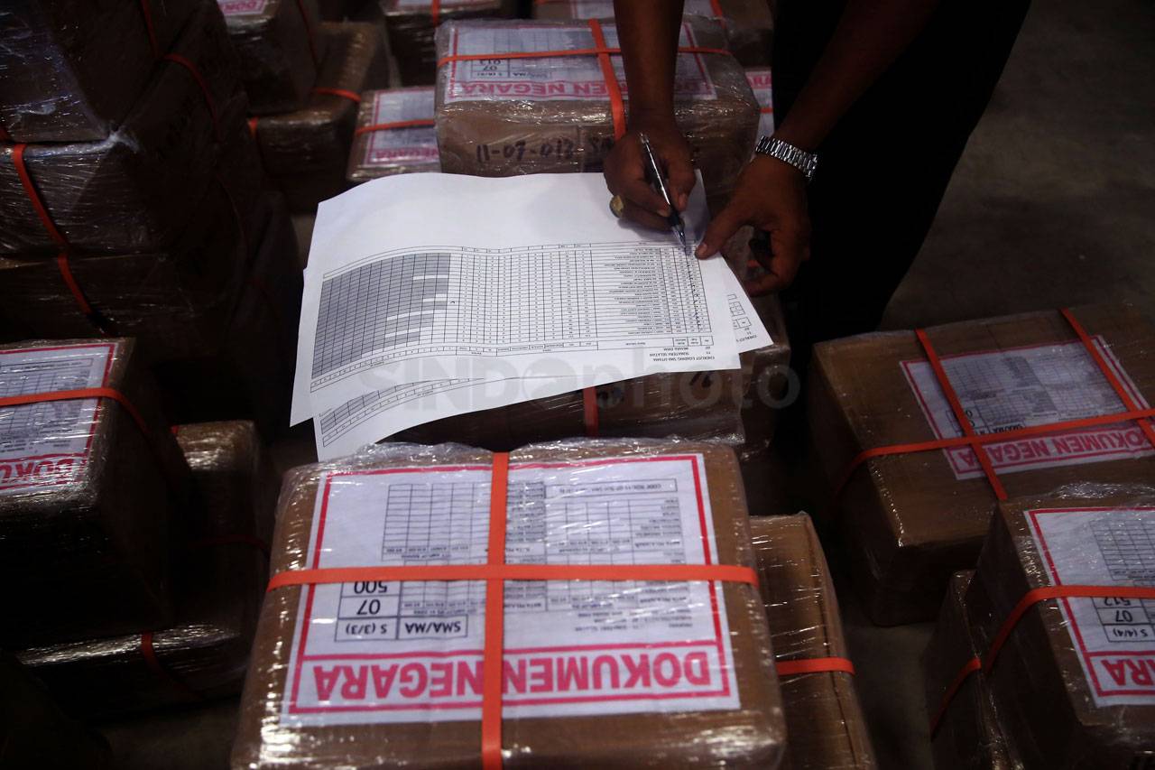 2.000 Koli Soal UN Siap...
