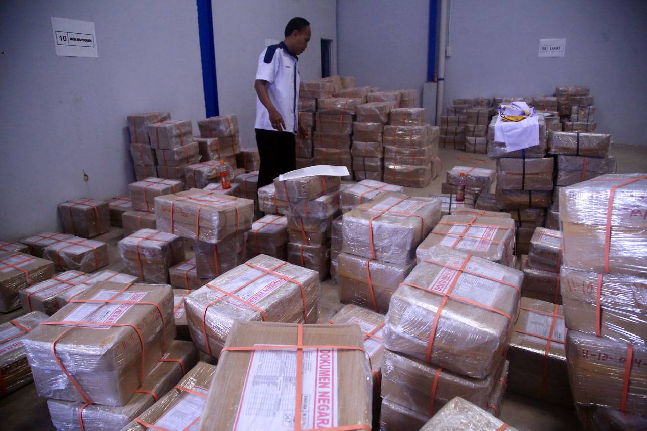 2.000 Koli Soal UN Siap...