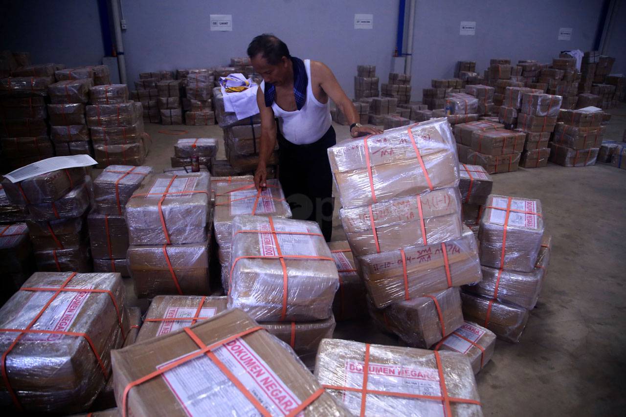 2.000 Koli Soal UN Siap...