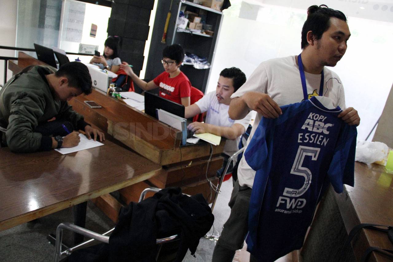 Jersey Essien Mulai...