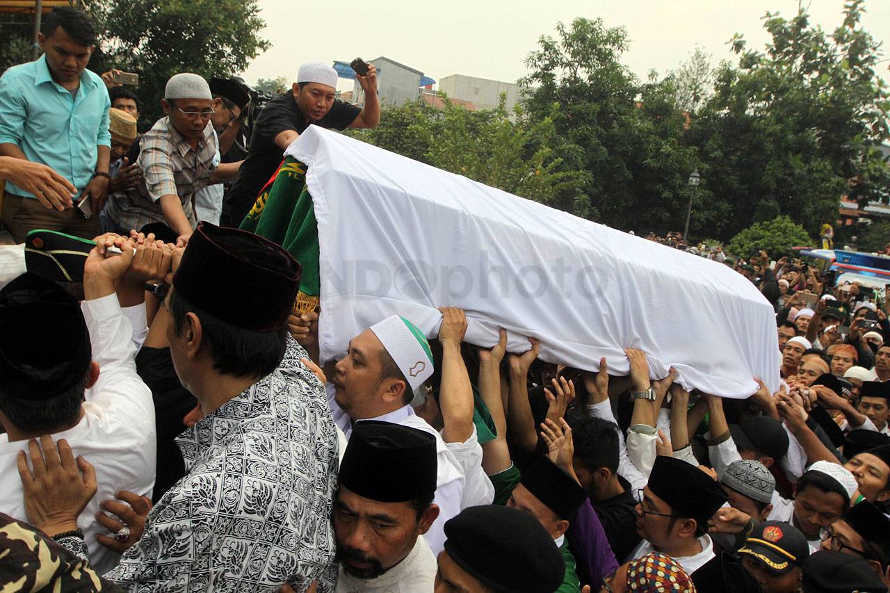 Ribuan Pelayat Hadiri...