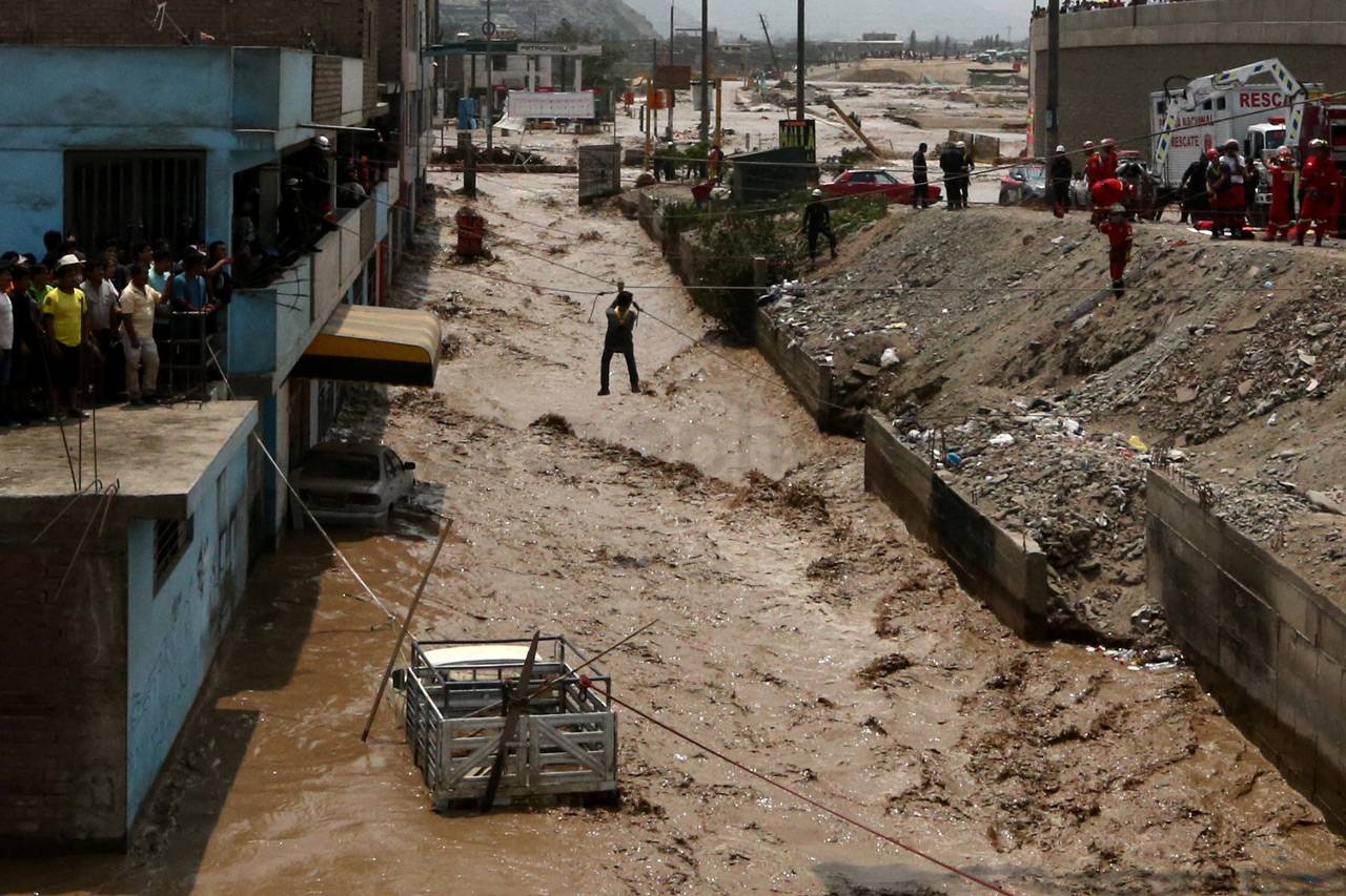 Banjir dan Longsor di...