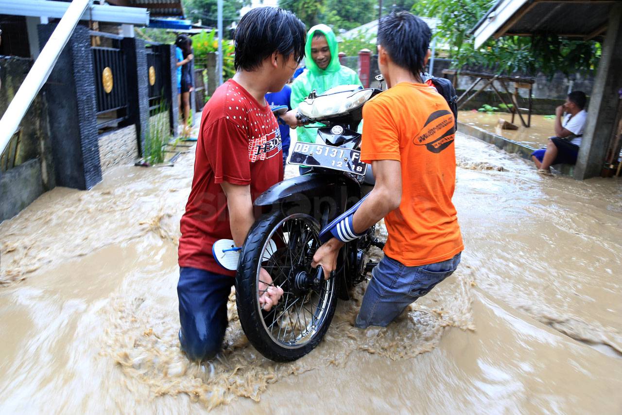 Hujan Beberapa Jam,...
