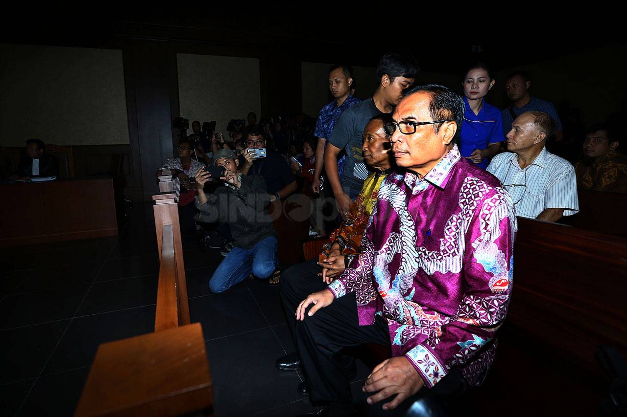 Anggota DPR Teguh Juwarno...