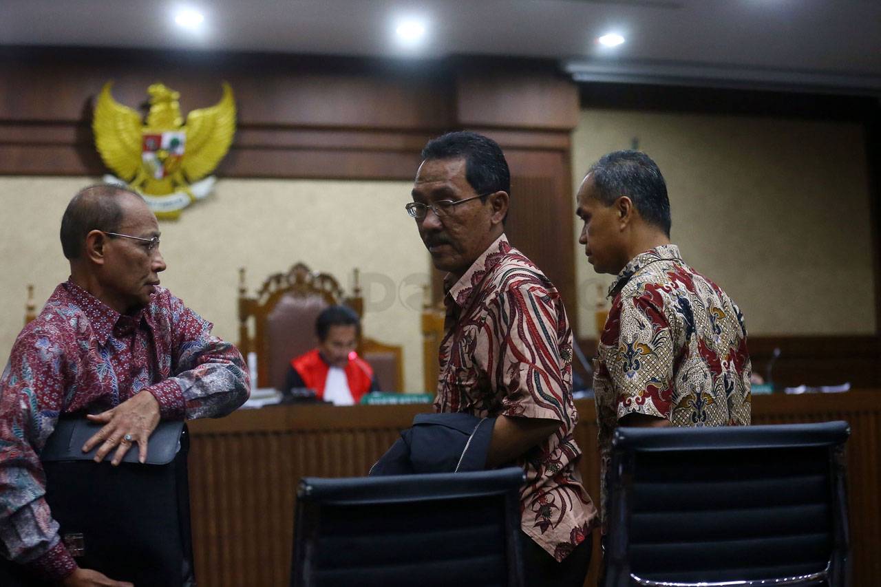 Anggota DPR Teguh Juwarno...