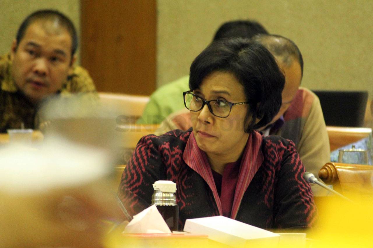 Menkeu Sri Mulyani Raker...