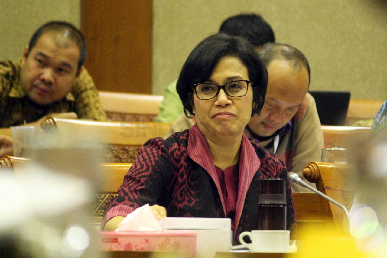 Menkeu Sri Mulyani Raker...