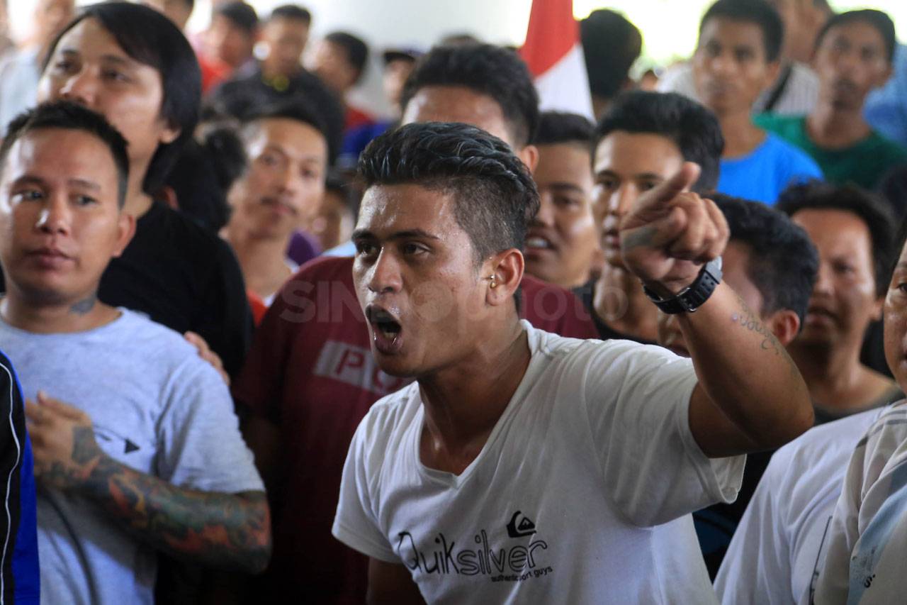 Ratusan Sopir Angkot...
