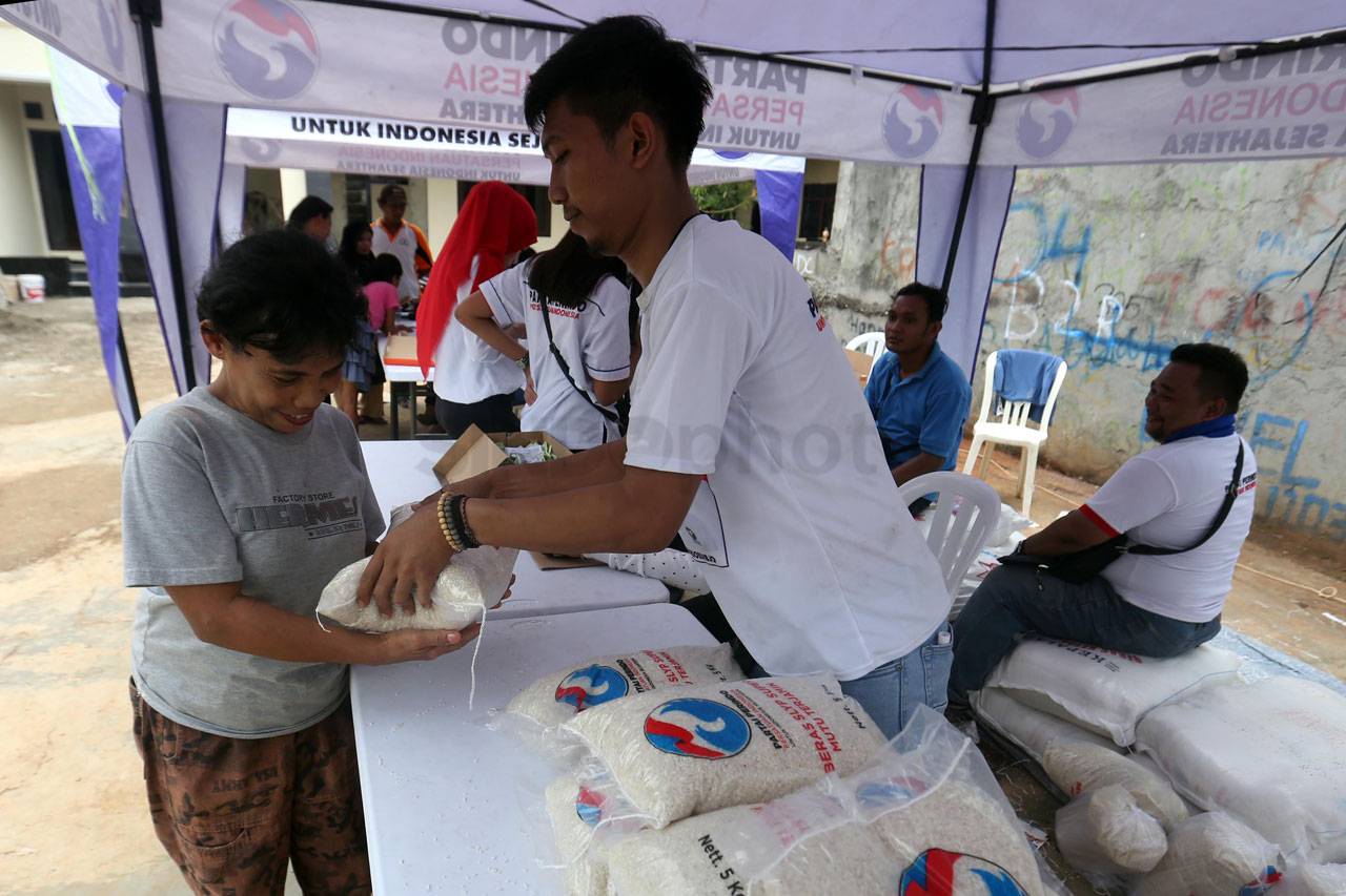 Peduli Masyarakat Bawah,...