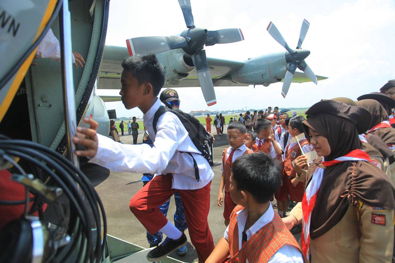 Ribuan Warga Palembang...