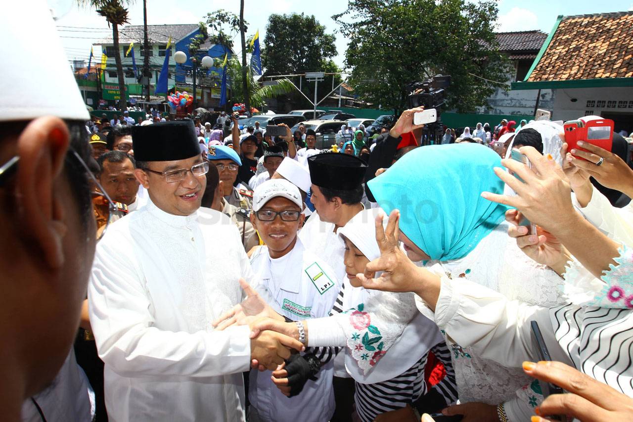 Cagub Anies Hadiri Istighosah...