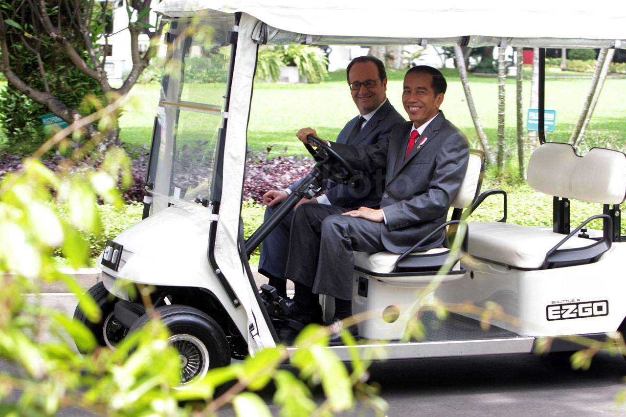 Presiden Jokowi Terima...