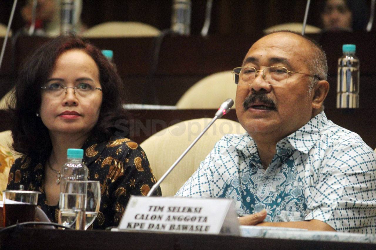 Komisi II Rapat dengan...