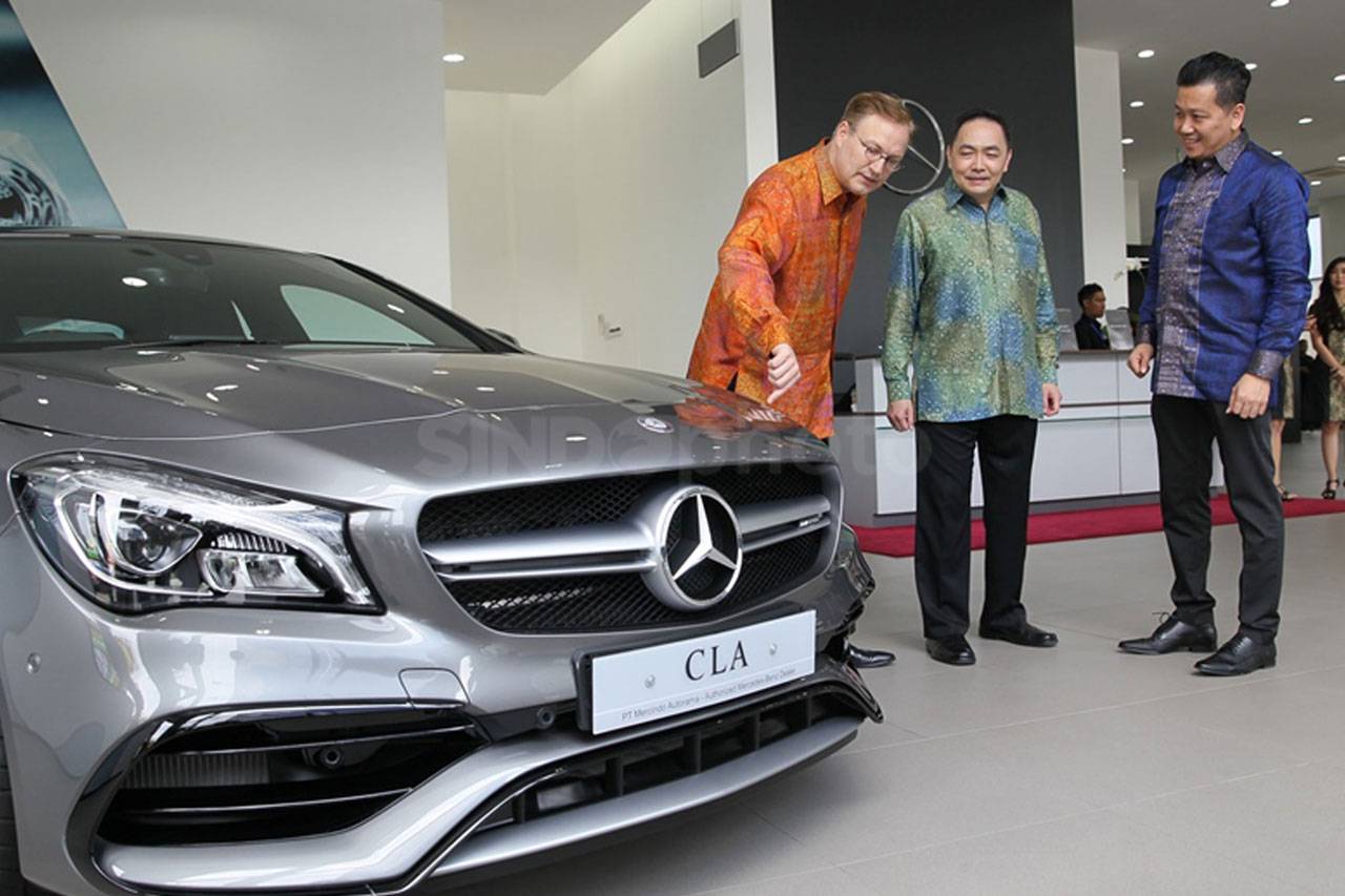 Mercedes Benz Buka Dealer...