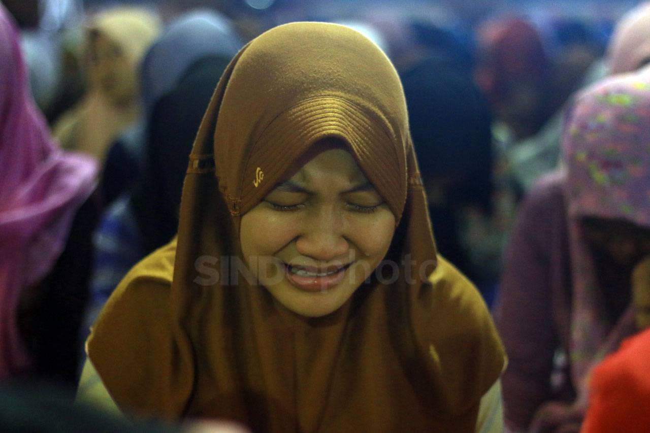 Ribuan Siswa Ikuti Dzikir...
