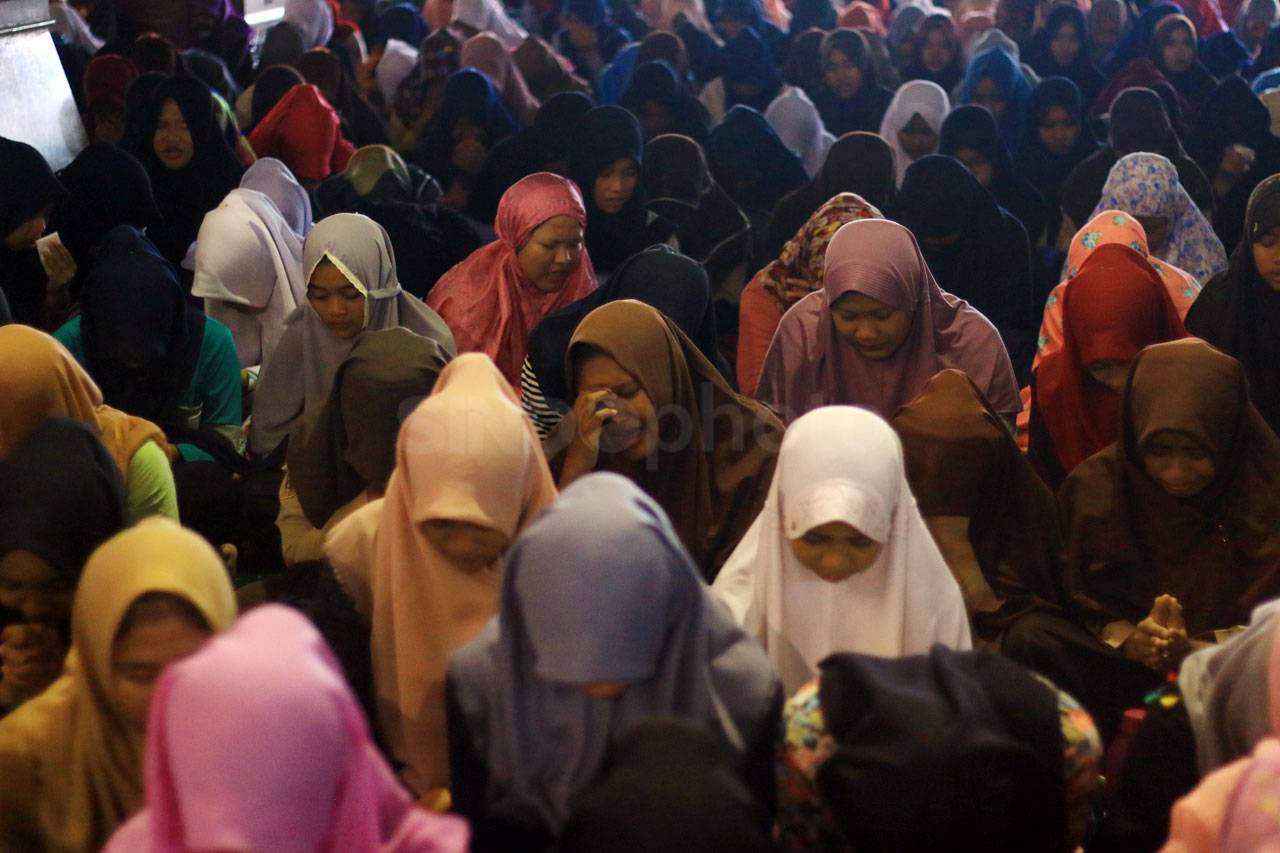 Ribuan Siswa Ikuti Dzikir...