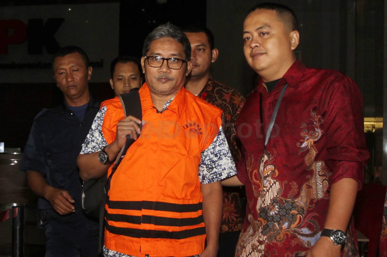 Agus Nugroho Dikawal...