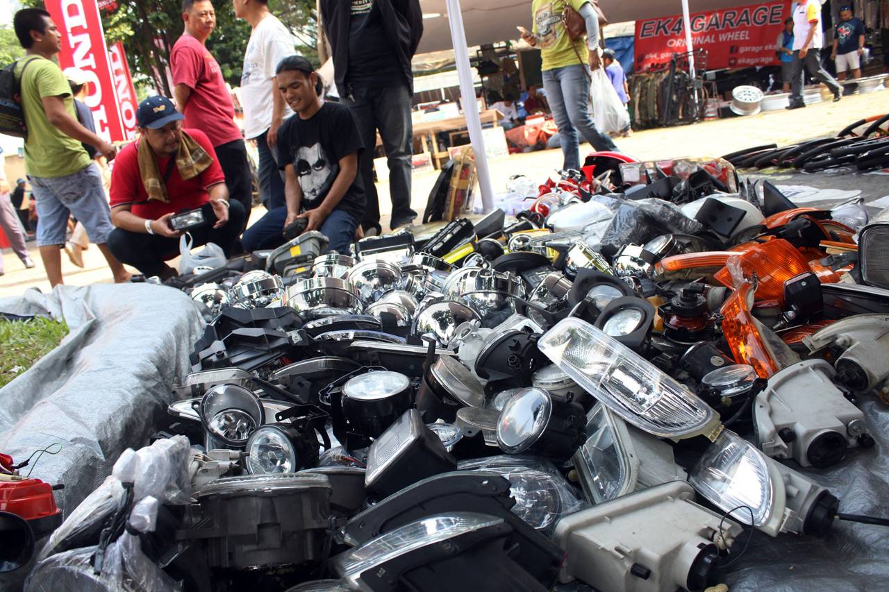Tumplek Blek di Parkir...