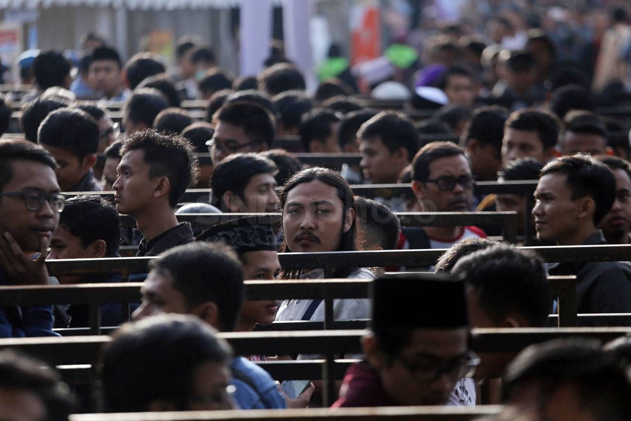 Ribuan Umat Muslim Ikuti...