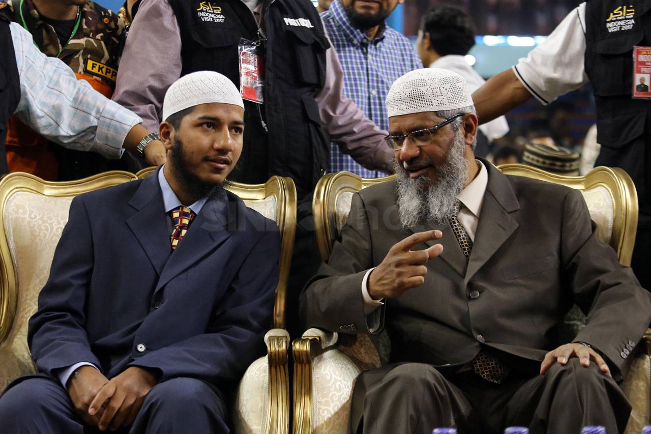 Ribuan Umat Muslim Ikuti...