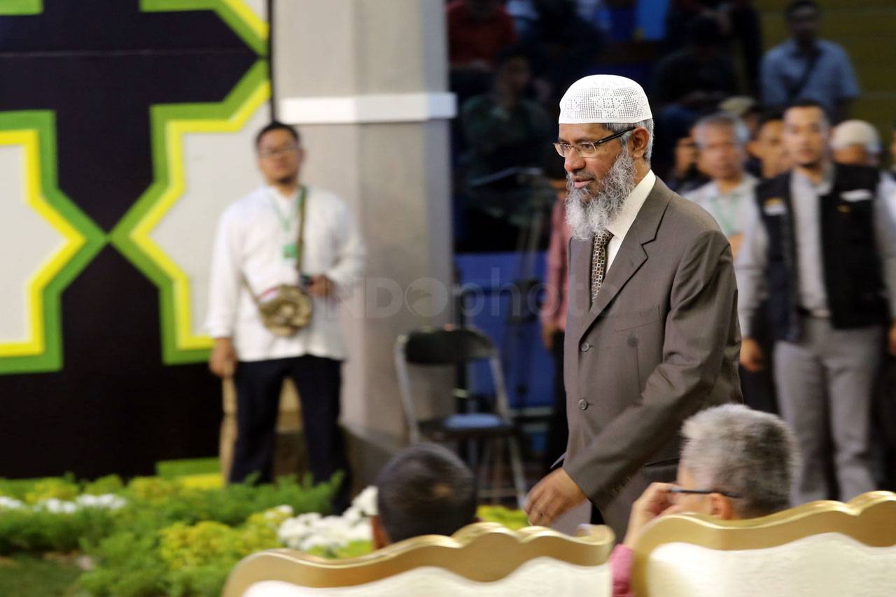 Ribuan Umat Muslim Ikuti...