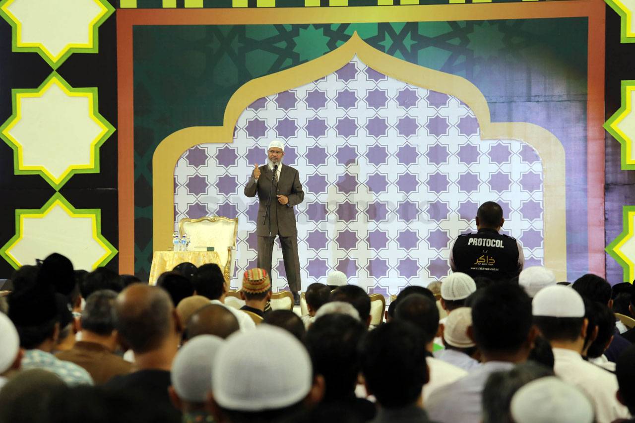 Ribuan Umat Muslim Ikuti...